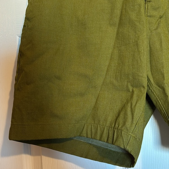 lululemon athletica Olive Green Men's Flat Front Shorts - Picture 5 of 9